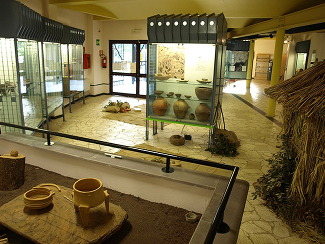 immagine di una delle stanze del Museo Archeologico di Villa Sulcis a Carbonia nel sud ovest Sardegna